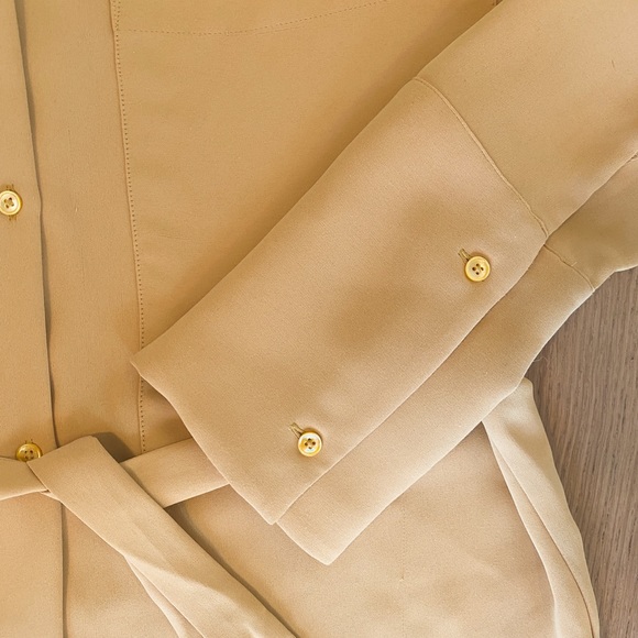 Aritzia Blouse - Picture 3 of 7